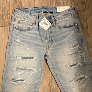 American Eagle Outfitters Light Blue Distressed Men Jeans